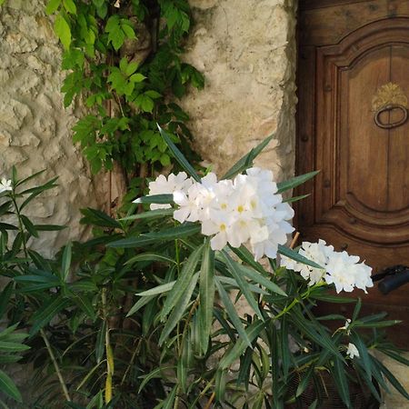 Bed and Breakfast Chez Les Filles Dions Exterior foto